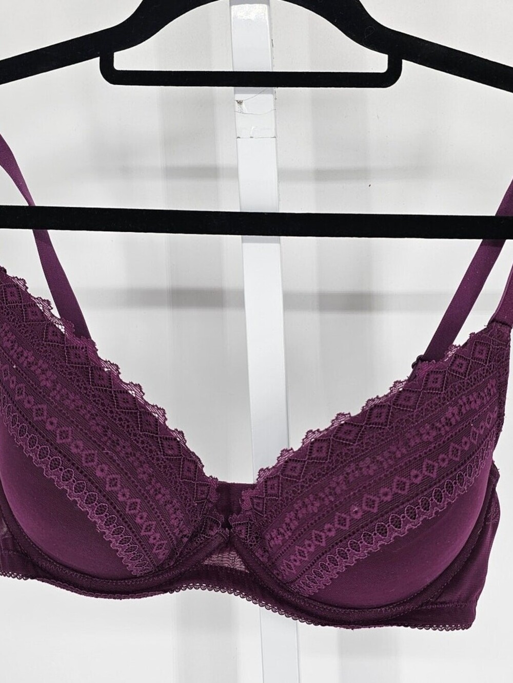 H&M Womens Sz 34D Padded Push Up Bra Dark Purple Lace